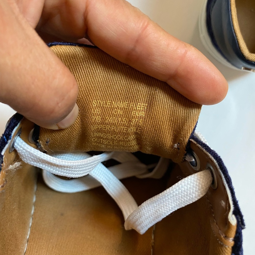 Kate Spade sneaker. - Picture 9 of 10